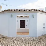 Villa Caran Lagos